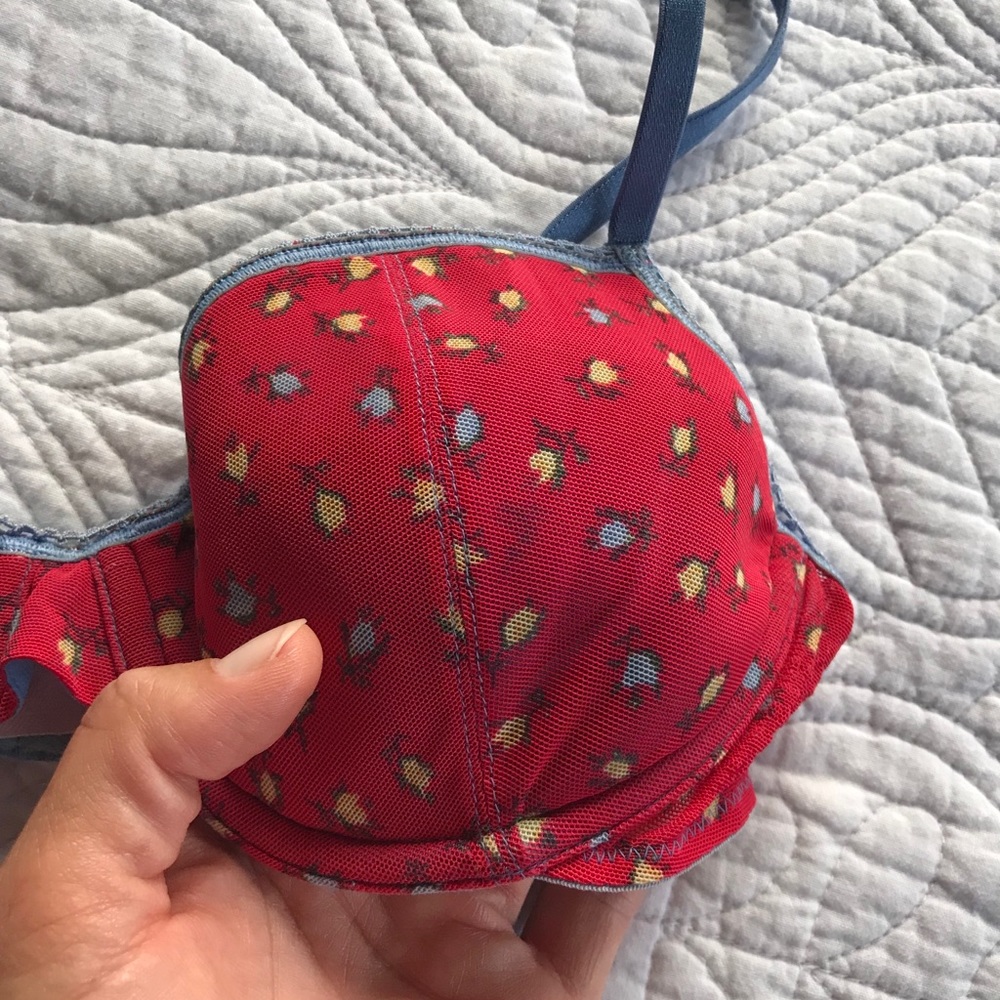 Adorable VS bra🌺 - Picture 3 of 4